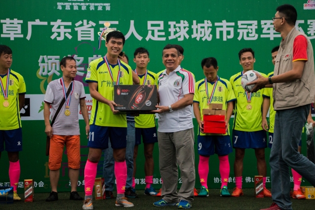 保时捷销量急剧下滑，国产车逆势崛起